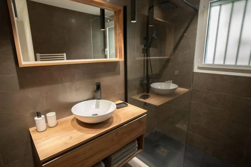 Rez De Villa De Charme-Piscine-3 Chambres 6 Pers Saint-Raphael  0*, Saint-Raphael (Var) France