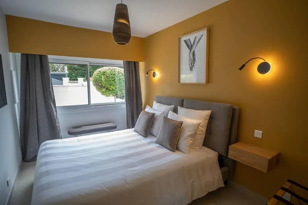 Apartment Rez De Villa De Charme-Piscine-3 Chambres 6 Pers Saint-Raphael