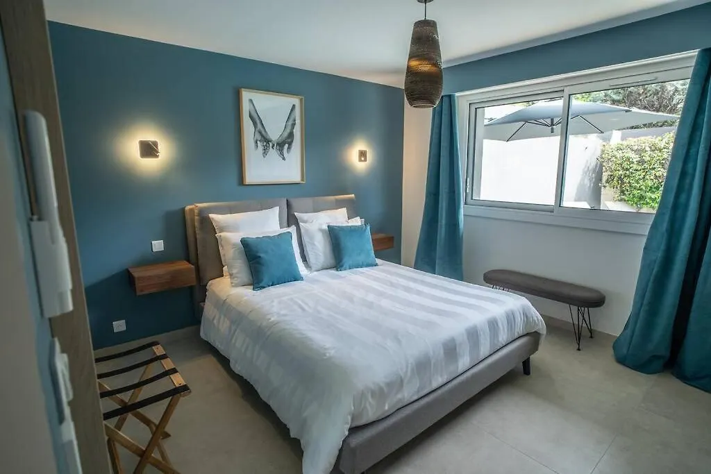 Apartment Rez De Villa De Charme-Piscine-3 Chambres 6 Pers Saint-Raphael  France