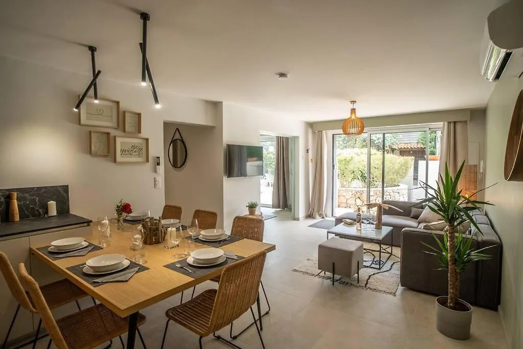 Rez De Villa De Charme-Piscine-3 Chambres 6 Pers Saint-Raphael  0*, Saint-Raphael (Var)