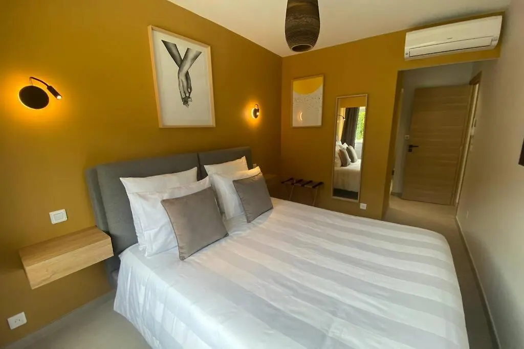 Apartment Rez De Villa De Charme-Piscine-3 Chambres 6 Pers Saint-Raphael