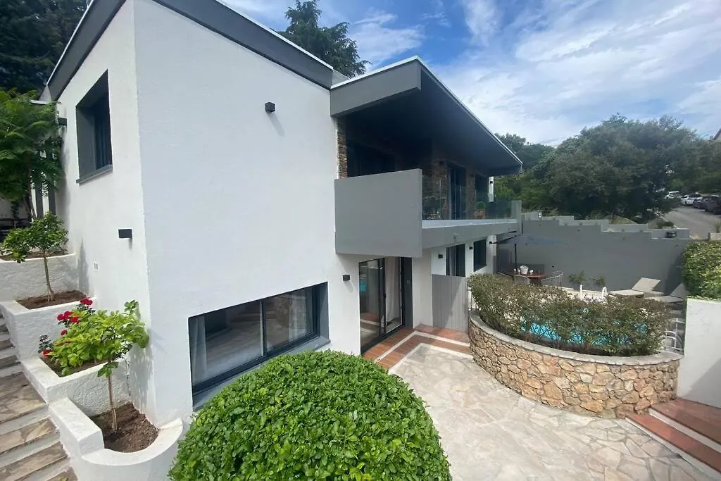 Rez De Villa De Charme-Piscine-3 Chambres 6 Pers Saint-Raphael  France