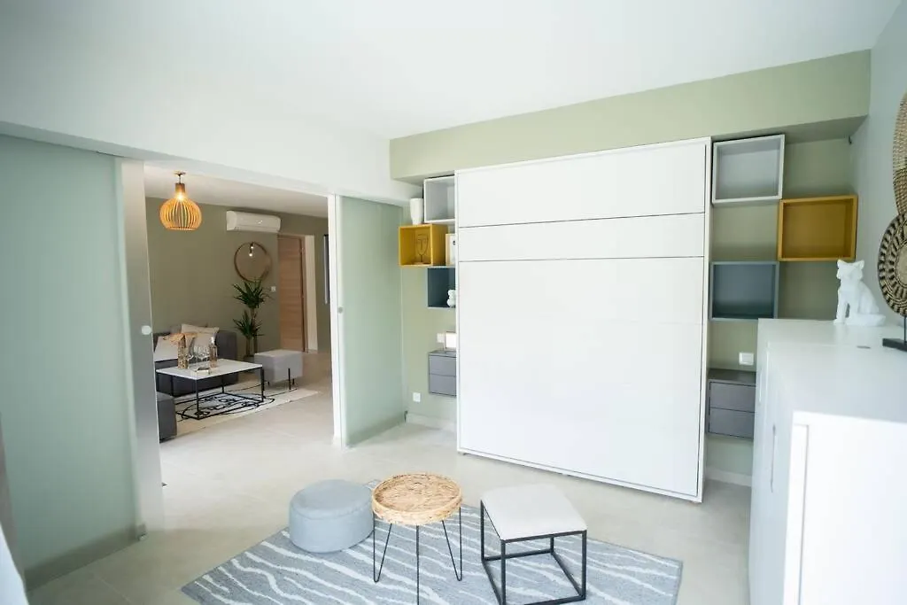 Apartment Rez De Villa De Charme-Piscine-3 Chambres 6 Pers Saint-Raphael